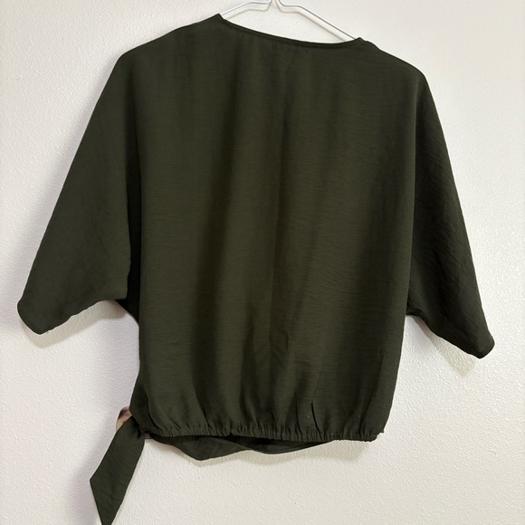 Wishlist Boutique Dark Green Wrap Blouse Loose Sleeves Size Small Loose Fit - Picture 7 of 9